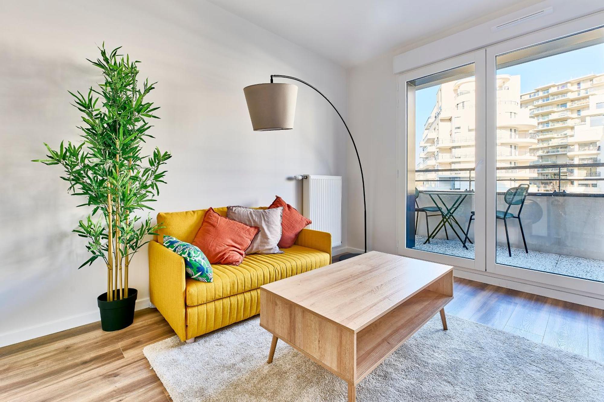 La Defense With Parking & Terrace Colombes (Hauts-de-Seine)